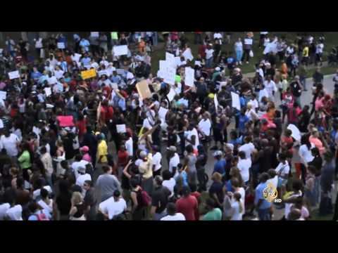 عالم الجزيرة - فيرغسون.. مدينة تحت الحصار