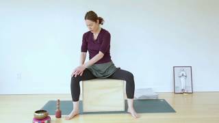 This is a guided 25 minute yoga practice to ease upper back and neck
tension.the facilitated by felicia pavlovic, co-director of therapy
tor...