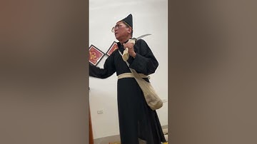 Mo mường hoà bình. Nghi thức dấy nổ tiền thắn đạp ma( chậm bước) của thầy mo mường bi Tân Lạc.