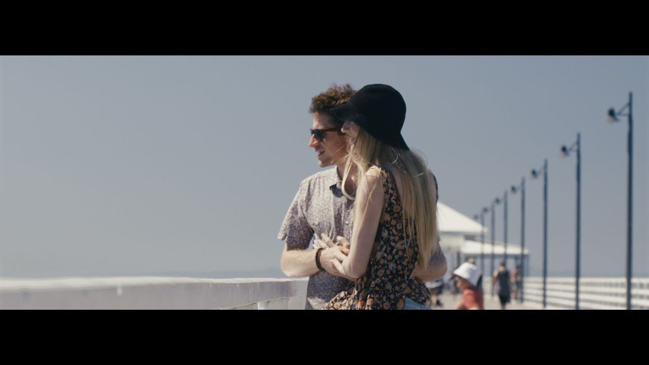 The Oyster Murders - Distraction