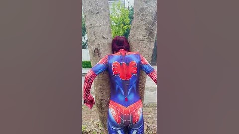 Red Spider-Man foolishly helps Spidergirl but ends up harming her #shorts #youtubeshorts