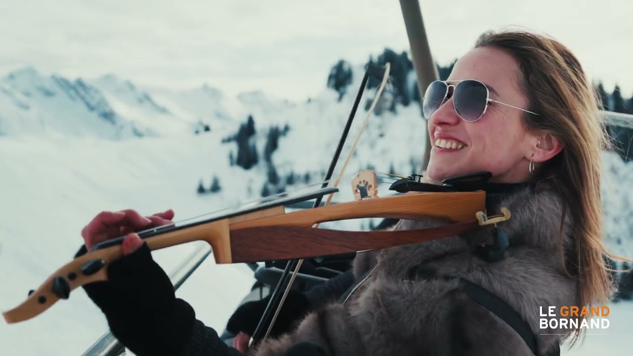 Le Grand Bornand x Moon Music — performance aérienne captée par Creamorphic