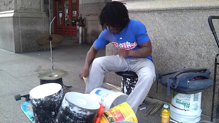 Philly Percussionist Eddie Smallwood chopping it u...