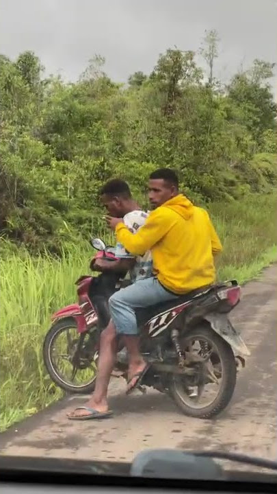 Pace Papua Mabuk naik motor bikin perut sakit