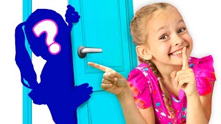 Кто это за дверью? Семейные песни для детей | Майя и Маша