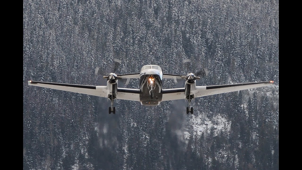 Beechcraft Super King Air 200 Head-On Takeoff