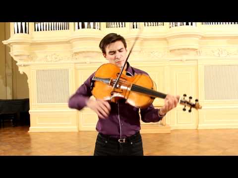 Sergey Malov plays Violoncello da spalla.