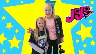 Assistant Meets JoJO Siwa and Goes on a Roller Coaster Treasure Hunt