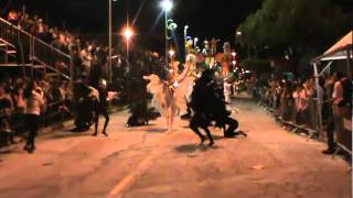 CARNAVAL 2011 - Unidos da Madrugada evoluindo na avenida
