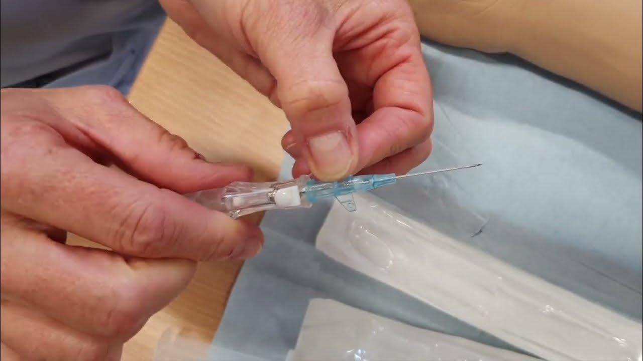Plaatsen IVkatheter met extensionset YouTube