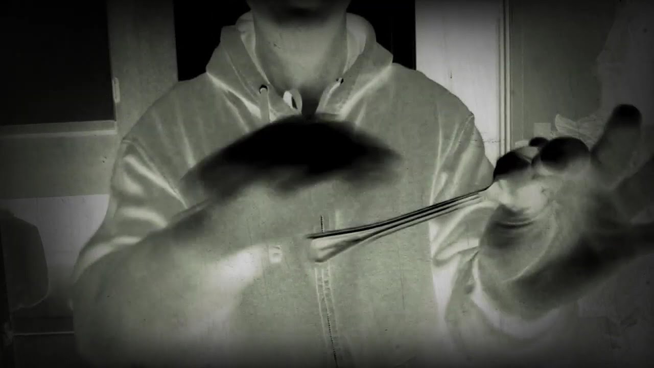 DISAPPEARING SPOON (MAGIC TRICK)VANISHING IN MIDAIR (AMAZING!) YouTube
