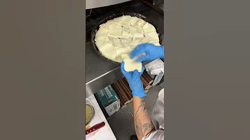 Cheesiest Pizza In Italy 