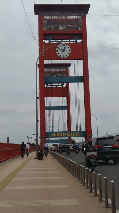 Asyiknya gowes sepeda di Jembatan Ampera Palembang. #shorts