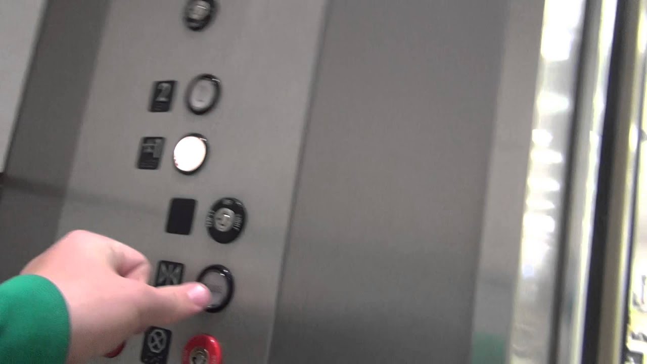 CLOSED Modernized Montgomery Hydraulic Elevator Carson's Glenbrook