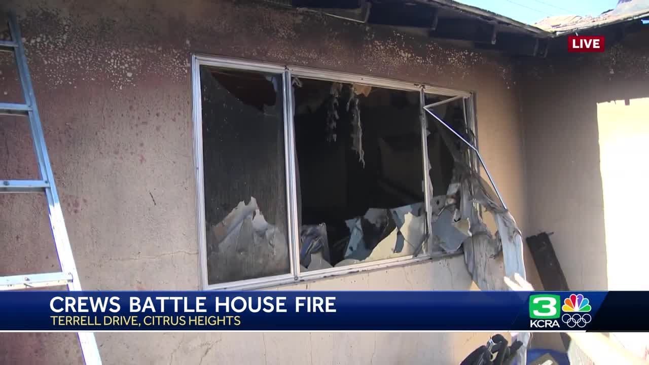House fire causes extensive damage in Citrus Heights - YouTube