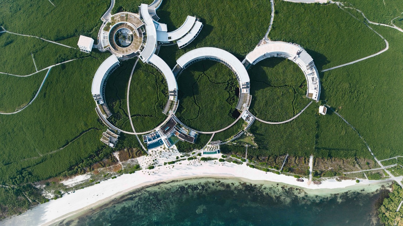 O paradoxo do St. Regis Kanai: arquitetura imponente e operação contida
