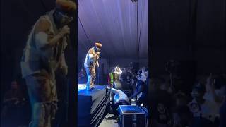 Umuhanzi Nizzo Kaboss Yikubise Hasi Igihe Yari Kurubyiniro Mugitaramo Cya Platini P Baba