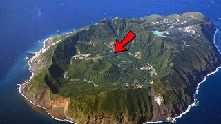 15 Bizarre Cities Without Roads – How Do They Survive?