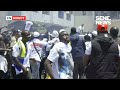 Première image d’Ada Fass : ambiance de folie, la foule en transe totale !