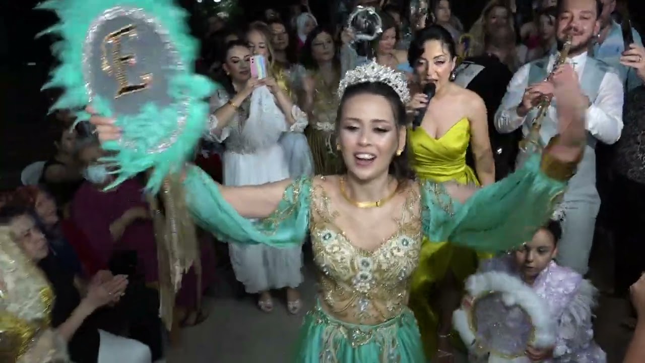 ECE & MURAT MATRACI ÇİFTİNDEN MUHTEŞEM BİR KINA GECESİ