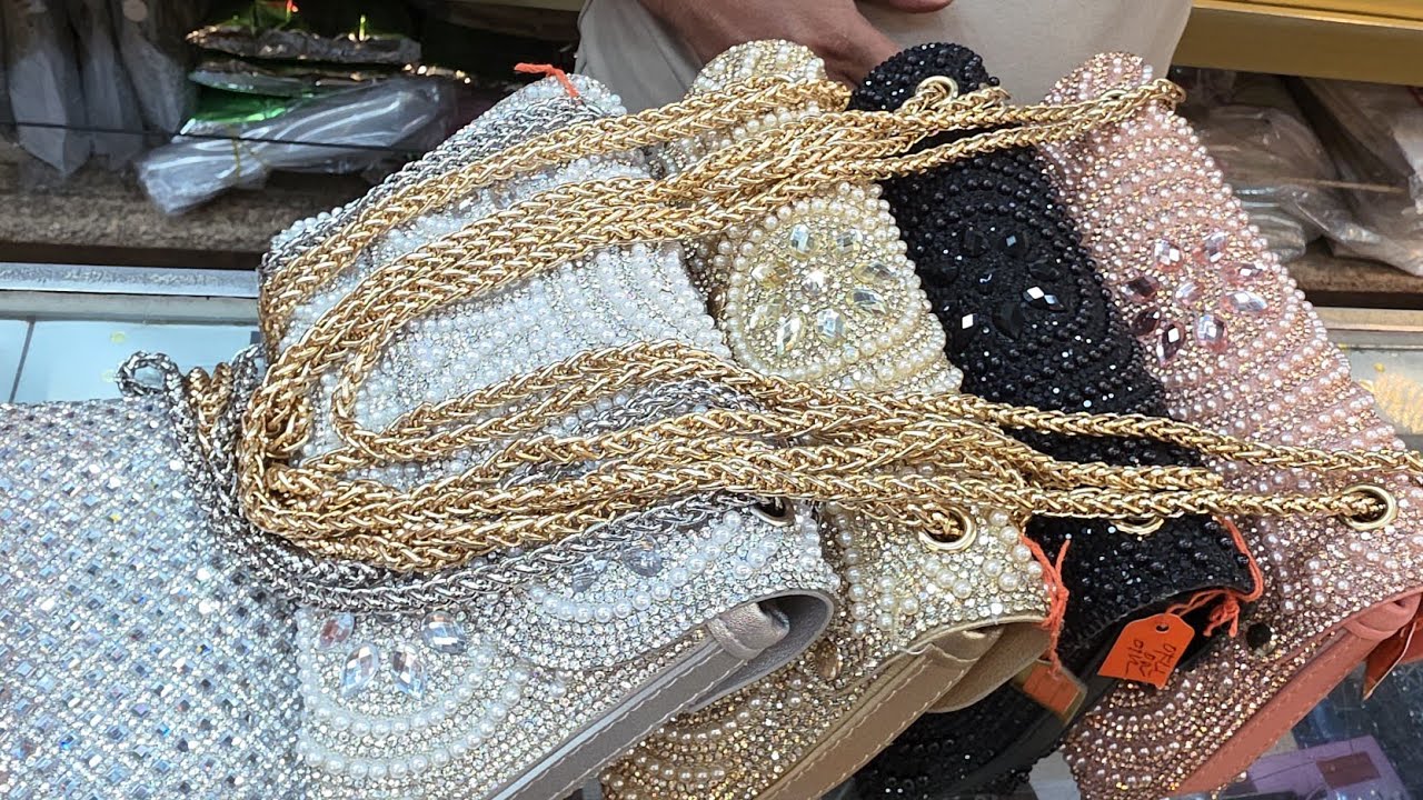 ৪০০/৫০০ টাকা সেল অফারে গাউছিয়া মার্কেট ব্যাগের পাইকারি দোকান থেকে ব্রাইডাল পার্টি ব্যাগ কিনুন