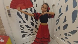 Elif yeni İspanyol kostüm ile dans ediyor, eğlenceli çocuk videosu