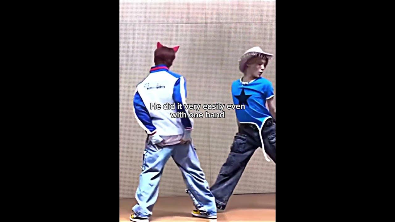 he is very flexible#kpop #korea #fypシ゚viral #global #xlov #rui