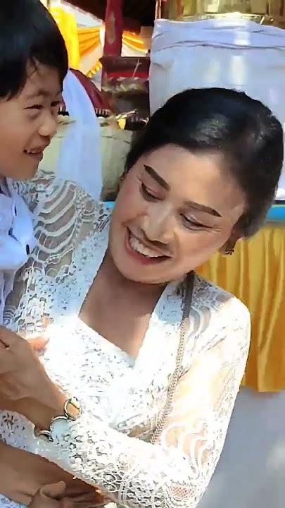 Bertemu Tante Cantik Artis Bali Dari Tabanan : Ni Wayan Sawitri