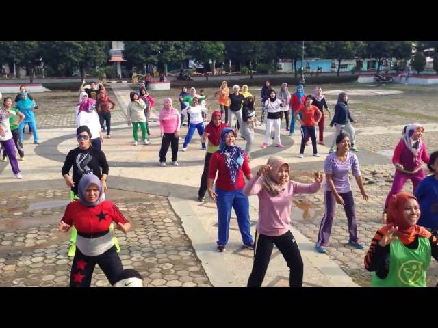 TIPPY TOE - ZUMBA WITH ZIN ADEK DI TAMAN KOTA ROHUL class=