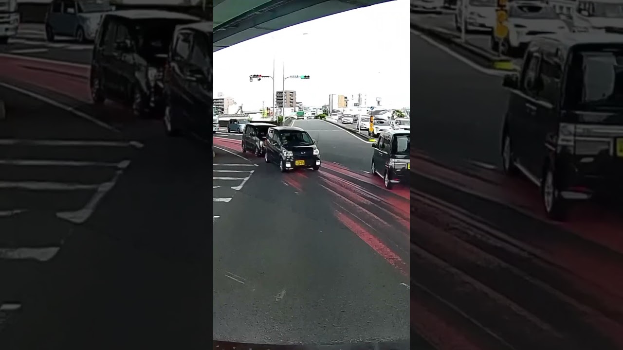 さっさと後退しろ!ジャマ!前の状況を見極めて運転しろ!