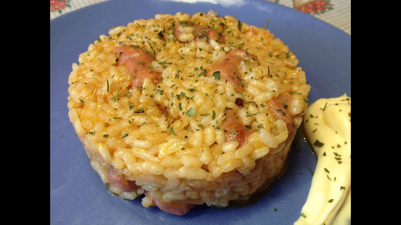 Arroz meloso con salchichas