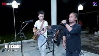 M3RINDING‼️SEISI CAFE AUTO SALUT❗️saat ADLANI RAMBE bawain Lagu 'Selalu Ada' BLACKOUT😬🤘