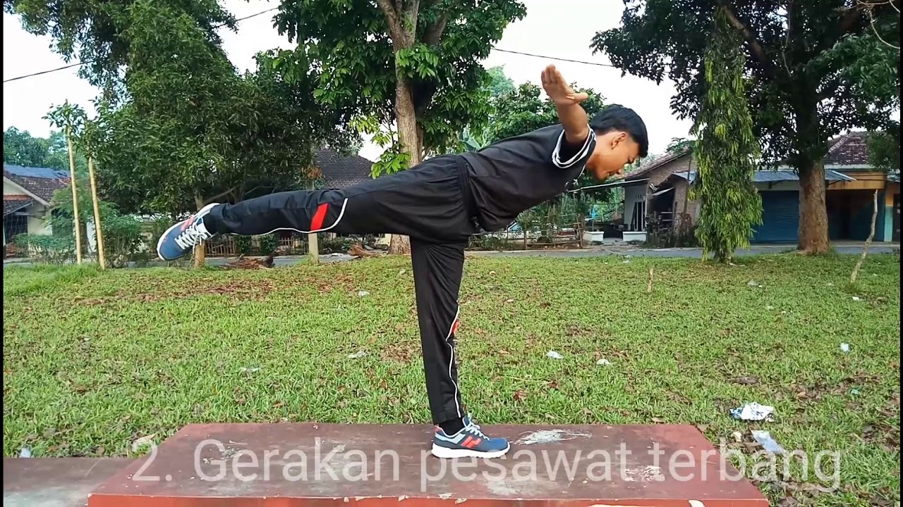 Cara Melatih Keseimbangan Tubuh dengan Bola Stabilitas-www.binjasgar.com