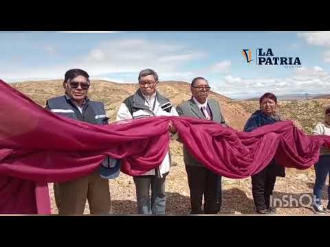 Izan bandera gigante de Oruro en homenaje al 10 de Febrero