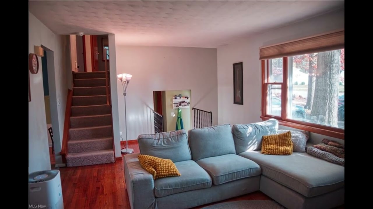 33298 Lake Rd, Avon Lake OH