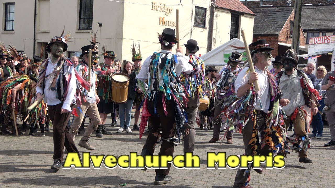 Alvechurch Morris dance the "Whirl" at Upton upon Severn Folk Festival