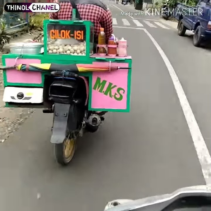 Tukang cilok edan...