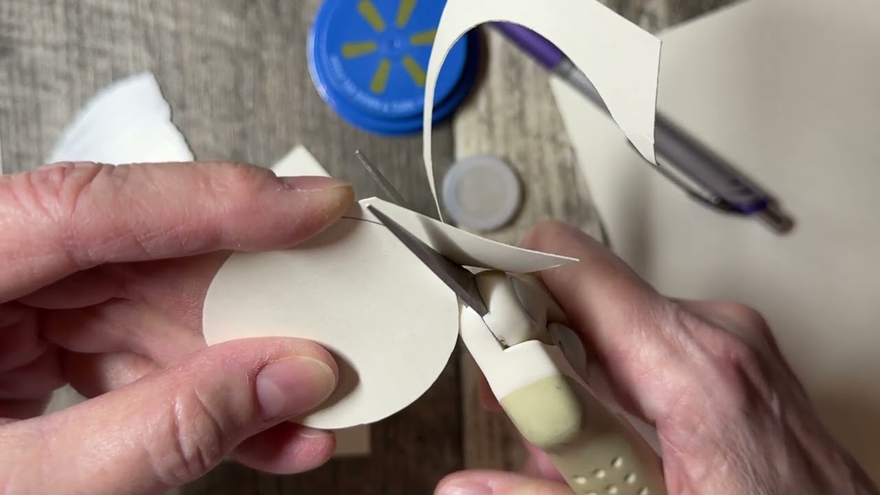 Quick tip with Joy #2. Cut a circle with scissors easily