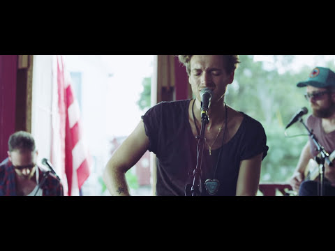 Paolo Nutini – Let Me Down Easy [Official Acoustic]