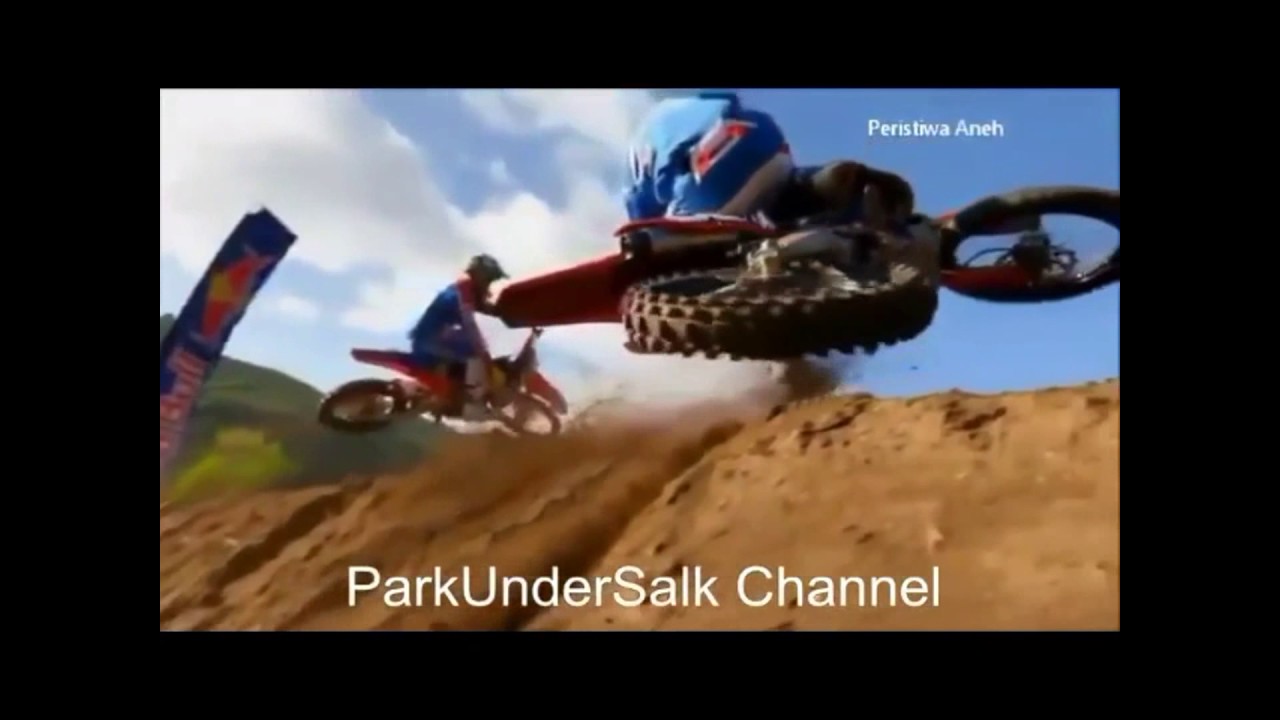 AKSI gila motor CROSS - YouTube