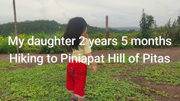 2 1/2 years old daughter hiking to Piniapat Hill, Pitas, Sabah / Jason JS @ja5onjs