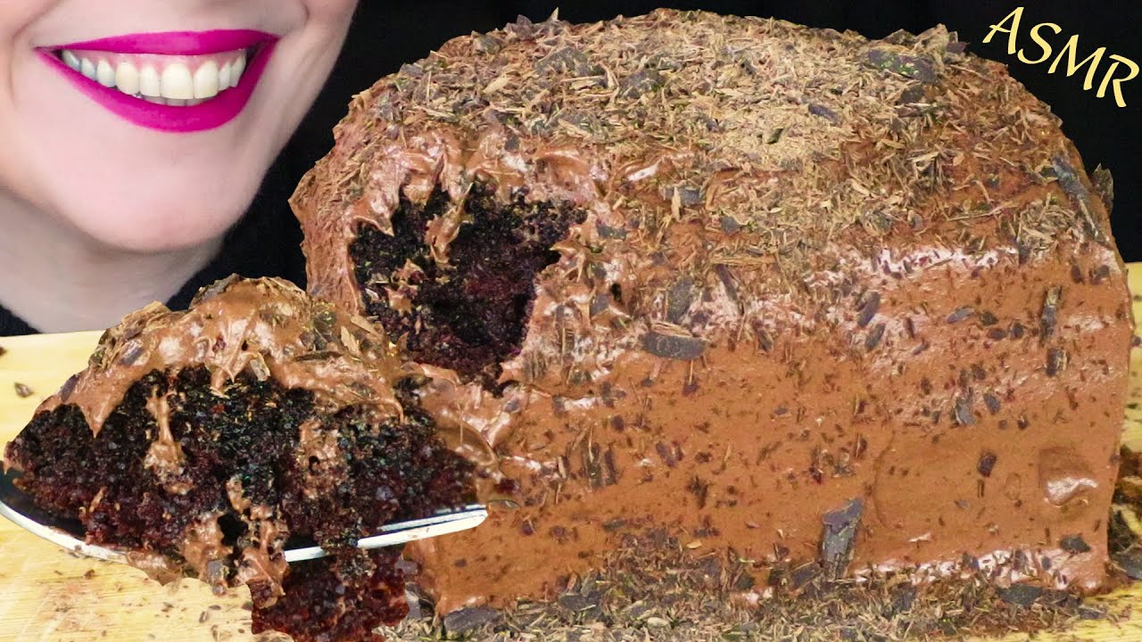 MOIST CHOCOLATE CAKE WITH FROSTING 🎂 | No Talking | ASMR Mukbang | Real Eating Sounds | 먹방 | 리얼 사운드