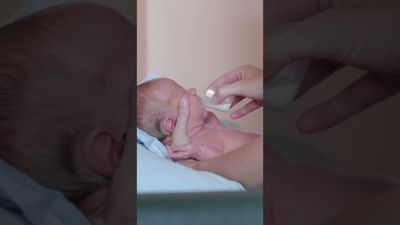 Повысьте эффективность грудного вскармливания с помощью кормления из чашки 