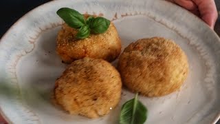 “Arancini” cu mozzarella - Chiftelute de orez umplute