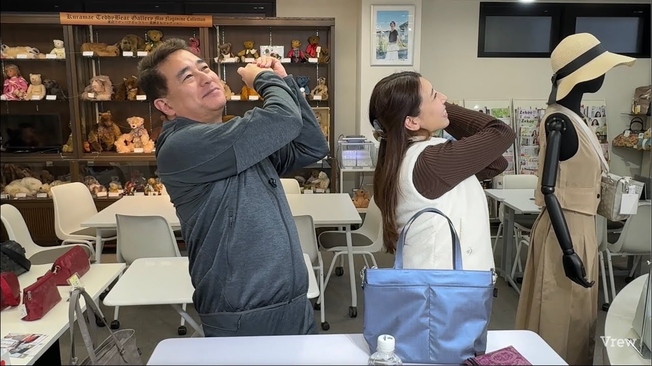 ゴルフの時も大活躍！メインファスナー付き ＆ 外ポケット２つ これが便利！角バケットネオ