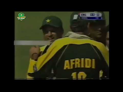 Moin Khan's Valiant Test Century & Excellent Wicket-Keeping Skills 💫