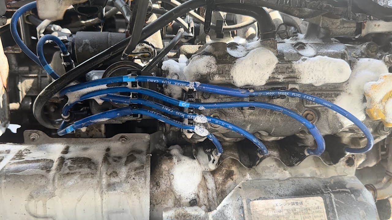 軽トラサンバートラックのエンジンルーム洗浄！