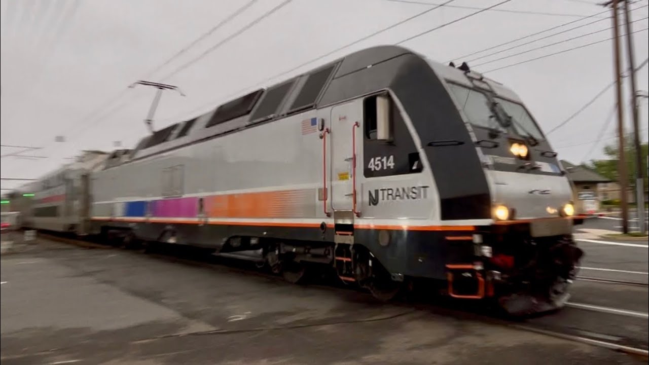NJ Transit ALP-45DP #4514 (K5LLB Horn) NJCL Train 3363 Red Bank NJ