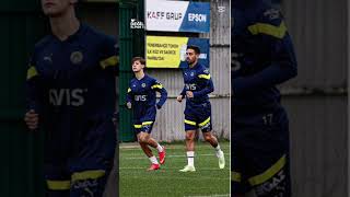 Özlemiş Ikimiz Bu Şehrin Içindeki Koca Caddeler