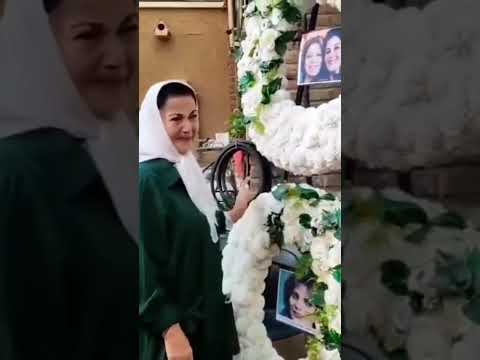 مراسم یادبود زنده یاد اکی بنایی خواهر عزیز بانو پوری بنایی هنرمند پیشکسوت سینمای ایران